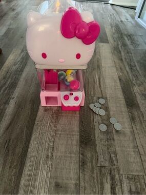Hello Kitty Pink and White Capsule Vending Toy